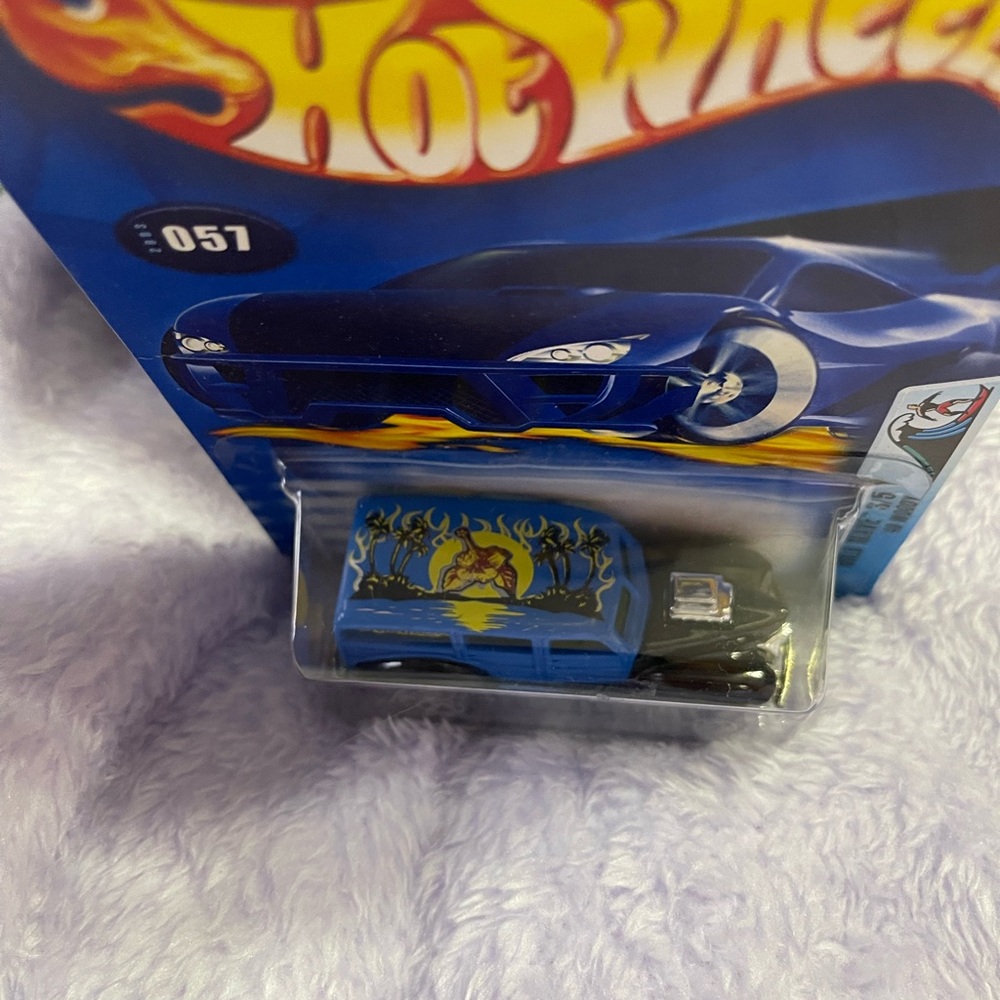 Hot wheels Blue Woodie Wagon.   New! - Picture 2 of 3